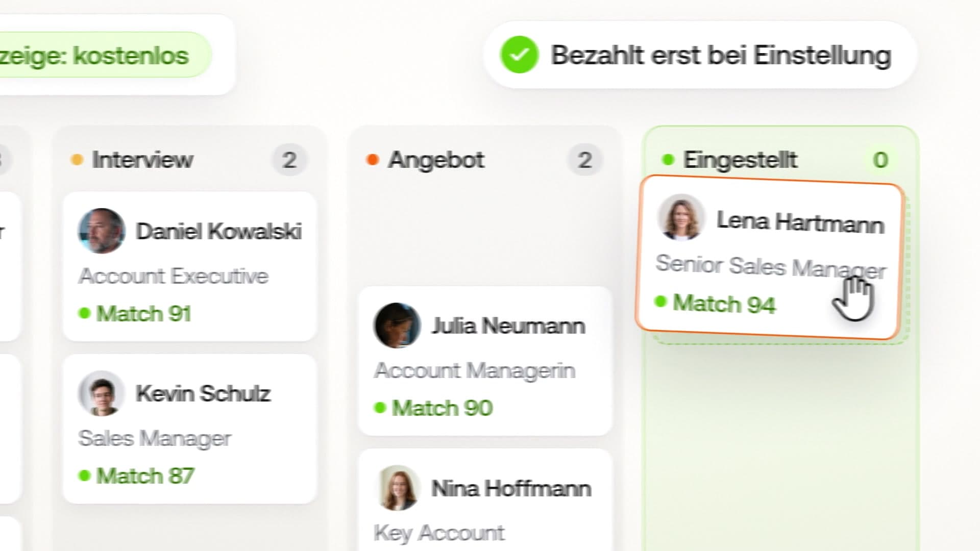 Standbild aus dem Film für Instaffo: Ein Kanban-Board mit fünf Spalten, die Karte von Lena Hartmann wird in die Spalte „Eingestellt“ gezogen.